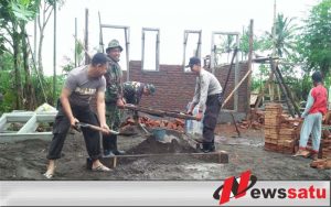 TNI-Polri Kebut Pembangunan MCK dan RTLH di Desa Gunung Malang Jember
