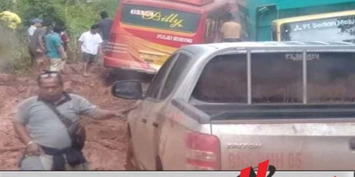 GOD Desa Pemkab Ogan Komering Ilir (OKI) Perbaiki Jalan Rusak