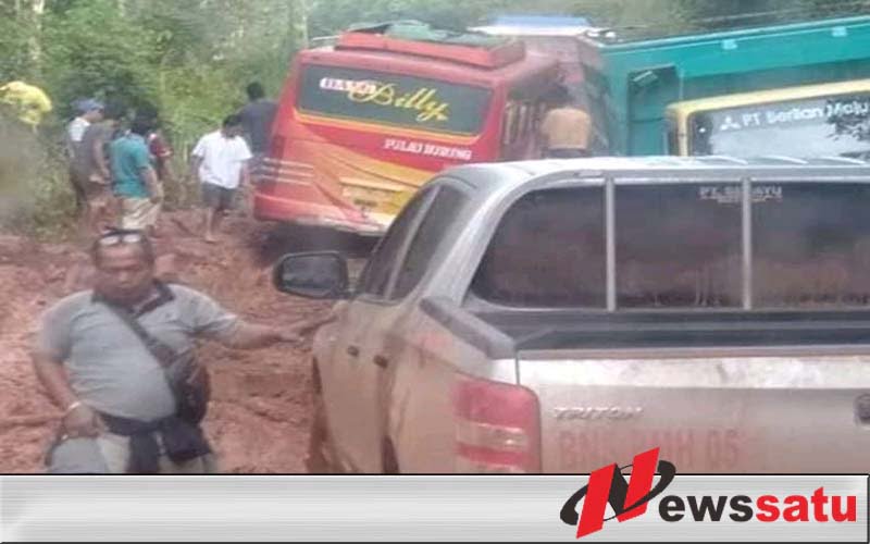 GOD Desa Pemkab Ogan Komering Ilir (OKI) Perbaiki Jalan Rusak