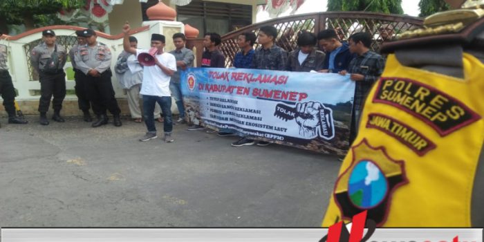 Tambak Ilegal Ditutup, Mahasiswa di Sumenep Malah Demo Bupati