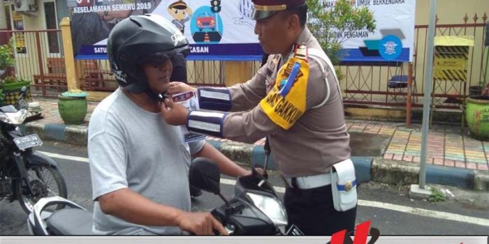 Operasi Semeru 2019, Polres Pamekasan Bagi-bagi Brosur