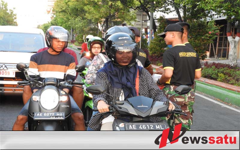 Bintara Angicipi Bagi Takjil Gratis untuk Warga Ngawi