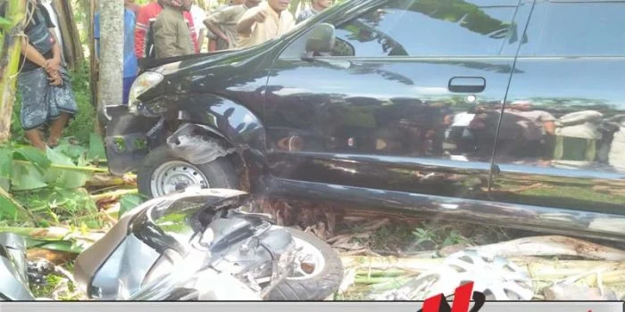 Diduga Mengantuk, Mobil Avansa Tabrak Dua Motor