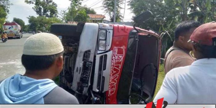 Dua Orang Tewas Dalam Kecelakaan Mini Bus Vs Motor