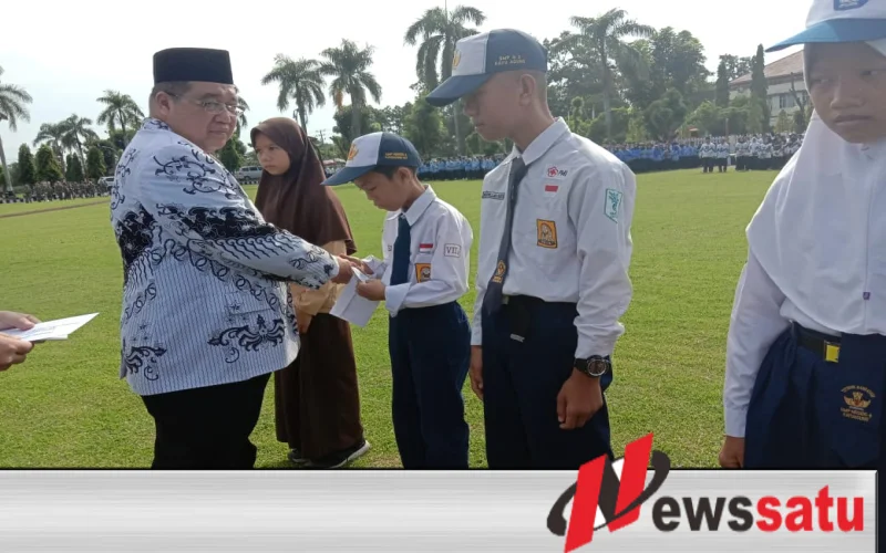Peringati Hardiknas 2019, Pemkab OKI Santuni Siswa Kurang Mampu