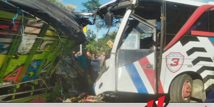 Adu Moncong Bus Vs Truk di Probolinggo, 2 Orang Tewas 5 Luka-luka
