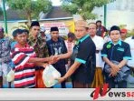Jaspenu Sumenep Bagi-bagi Sembako Pada Abang Becak