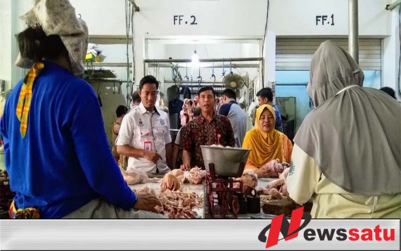Jelang Ramadhan, Tim Satgas Pangan Bondowoso Gelar Operasi Pasar