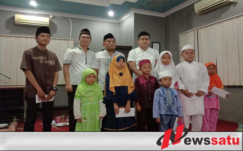 Kajari Ogan Komering Ilir Santuni Anak-Anak Yatim