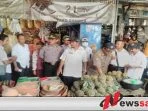 Petugas Gabungan Pantau Harga Sembako Di Pamekasan