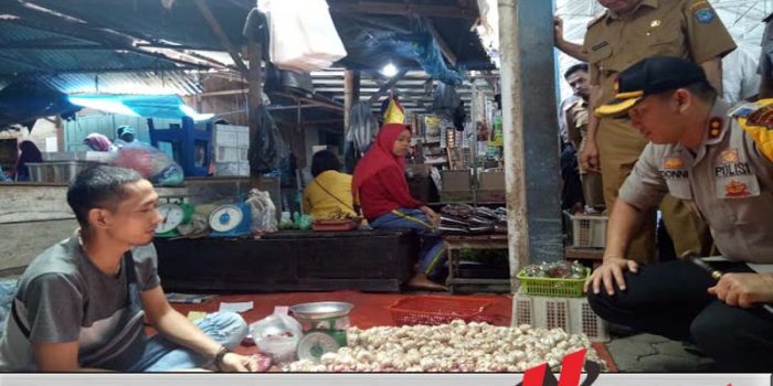 Tim Gabungan OKI Sidak Harga Sembako di Pasar Kayuagung