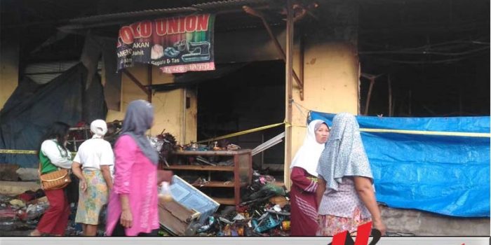 Tim Labfor Polda Jatim Olah TKP Kebakaran Di Pasar Anom Sumenep