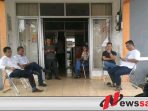 Disambangi Tim Penyidik, Ketua KPU OKI Minta Wartawan Keluar Dari Kantornya