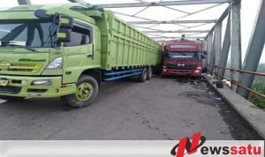 Jalan Sumsel Lampung Lumpuh Jalan Sumsel Lampung Lumpuh