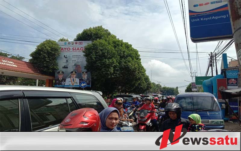 Jelang Hari Raya Idul Fitri, Jalan Mukhtar Saleh Terjadi Macet