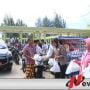 Polres Buru Bagi-bagi Nasi Bungkus Gratis