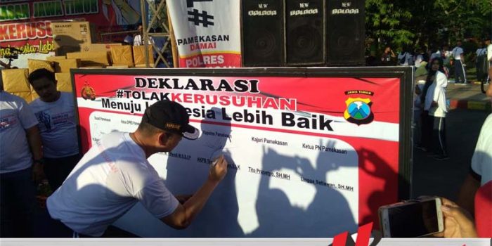 Warga Pamekasan Deklarasi Tolak Kerusuhan