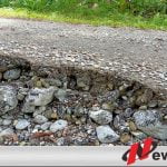 Baru Selesai Dikerjakan, Jalan Di Kecamatan Air Buaya Rusak