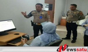 Istri Bupati Ogan Komering Ilir Ikuti Ujian SIM