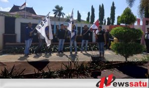 Pansel Terindikasi “Main Mata”, FKMS Demo Kantor Pemkab Sumenep