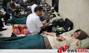 Prajurit TNI Korem 082 CPYJ Sumbangkan Darah