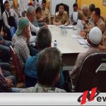 Warga Kedaton Gruduk Kantor Bupati Ogan Komering Ilir