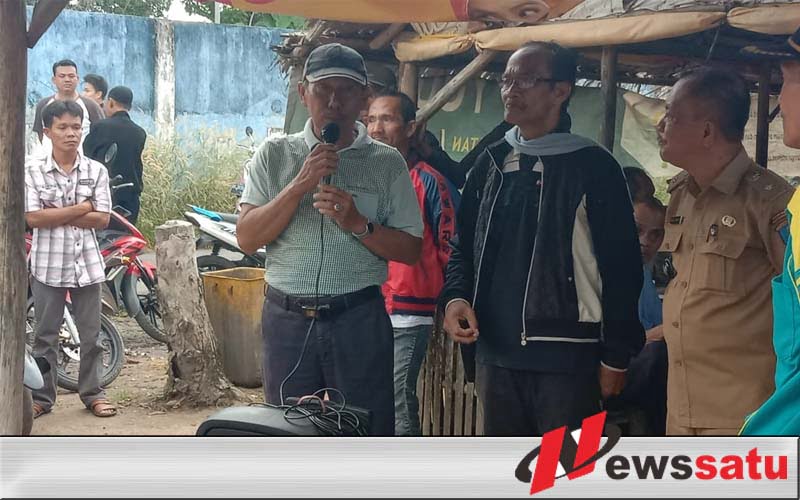 Warga Kedaton Ogan Komering Ilir Gelar Aksi Demo
