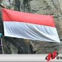 Dwi Warna Di Bukit Rengganis Probolinggo