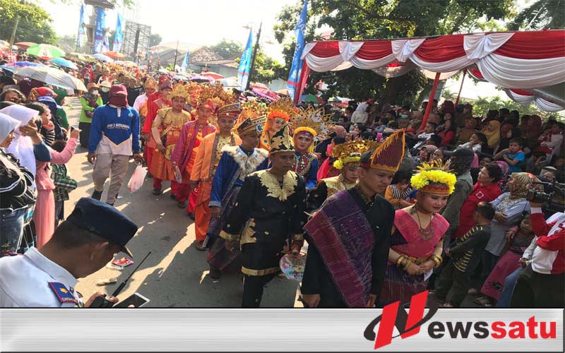 HUT RI, Warga Ogan Komering Ilir Gelar Pawai Kebhinekaan
