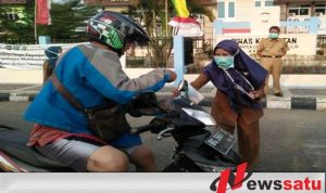 Sikapi Dampak Kabut Asap, Dinkes OKI Bagikan Masker Secara Gratis