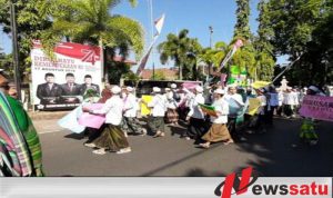 Warga Kota Probolinggo Demo Penutupan Tempat Hiburan Malam