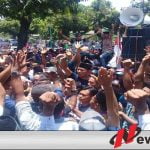 Tak Lolos Seleksi Cakades, Ratusan Warga Juruan Laok Geruduk Kantor DPRD Sumenep
