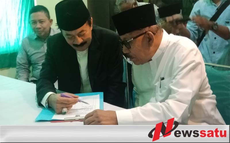 Didampingi Mantan Gubernur Jatim Fattah Jasin Daftar Bacabup Di PKB Sumenep