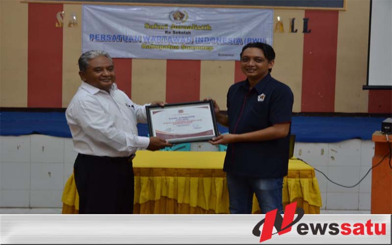 PWI Sumenep Gelar Safari Jurnalistik Di SMA Negeri 1