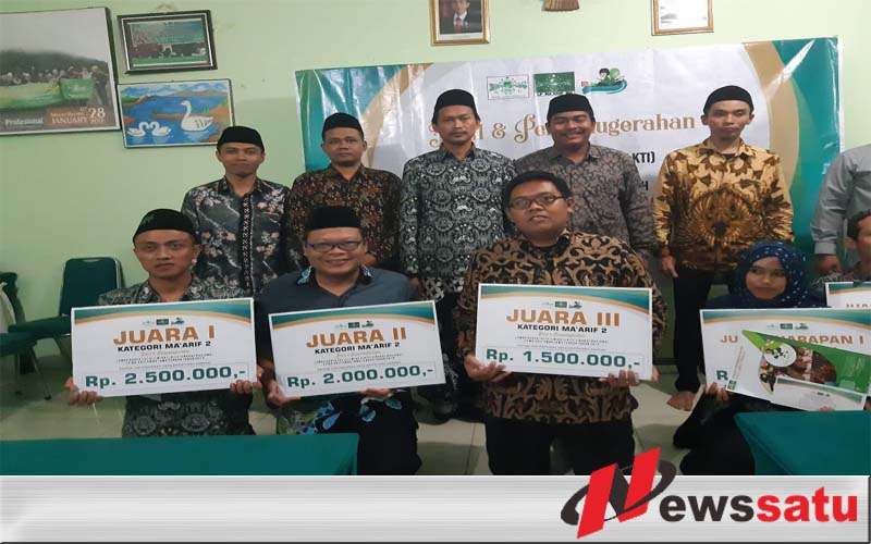 Angkat Tema Nilai Sembilan Gus Dur, Kepala SMK NU Bondowoso Juara II  LKTI Nasional