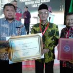 Pemkab Bondowoso Terima Penghargaan Peduli HAM