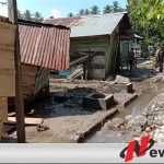 Rumah Warga Di Teluk Bara Kabupaten Buru Dihantam Air Pasang Laut