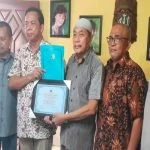Wartawan Senior Di Sumenep Dapat Penghargaan Dari PWI Jatim