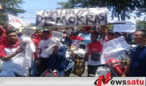 Desak Oknum ASN Pengusir Wartawan Dipecat, Warga Demo Kantor Bupati Probolinggo