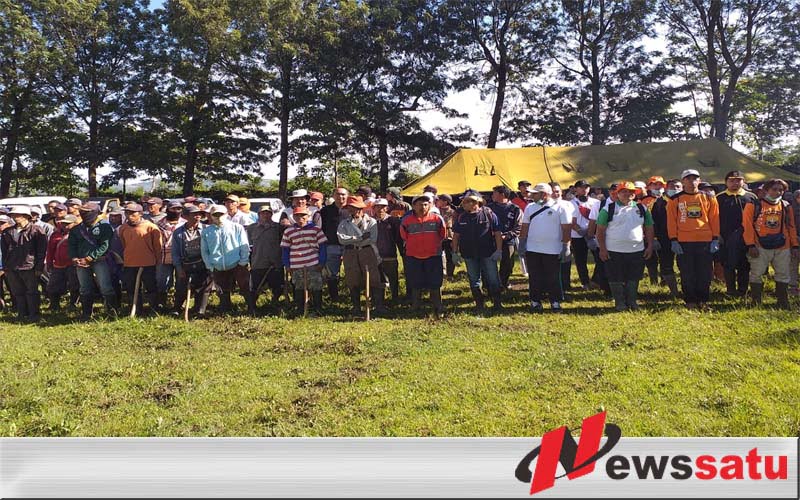 FRB Dan TNI Polri Bersama Melakukan Serangan Reboisasi Di Gunung  Suket