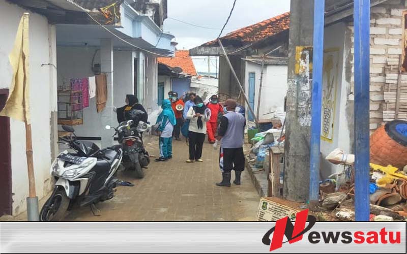 Covid-19, Kampung Nelayan Di Ambunten Timur Sumenep Lakukan Penyemprotan