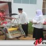 Covid-19, SAI Dan AF Peduli Bagi-bagi Paket Sembako Pada Abang Becak Di Sumenep