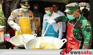 Dapur Umum Gugas Covid-19 OKI Sediakan Kotak Nasi Gratis Bagi Warga Terdampak