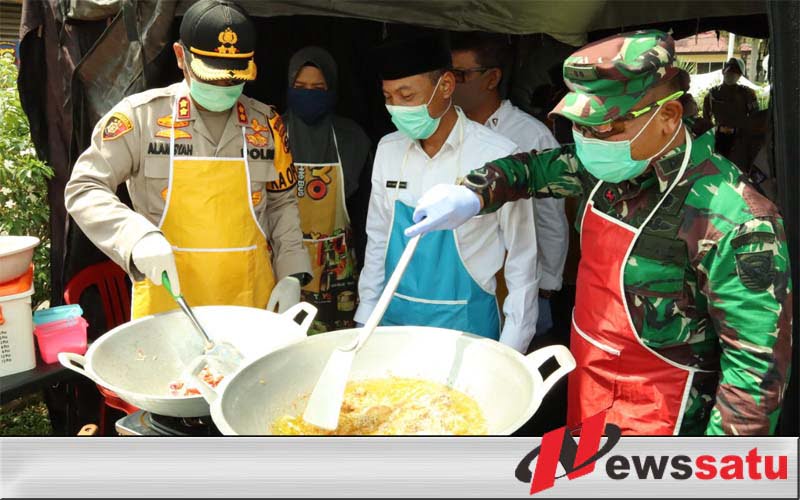 Dapur Umum Gugas Covid-19 OKI Sediakan Kotak Nasi Gratis Bagi Warga Terdampak