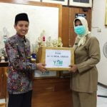 Dukung Tenaga Medis, PP Annuqayah Lubangsa Serahkan APD Ke RSUD Sumenep