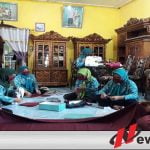 Istri Bupati OKI Gagas Gerakan Jahit Masker di Rumah
