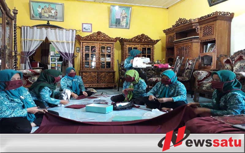 Istri Bupati OKI Gagas Gerakan Jahit Masker di Rumah