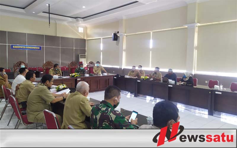 Pemkab  Bondowoso Serahkan  Kartu BPNT Di Tiga Kecamatan