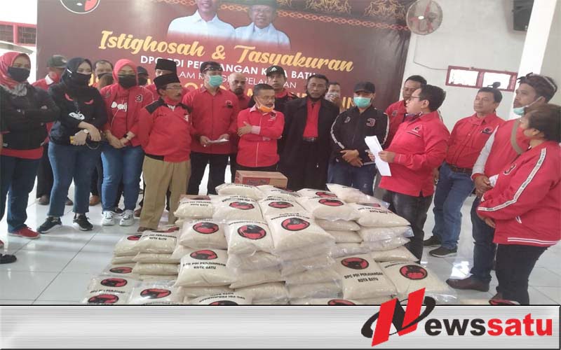 Prihatin Warga Terdampak Covid-19,  PDIP Kota Batu Bagi-bagi Beras