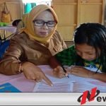 Siswa Belajar dari Rumah, Guru Pandu Secara Daring